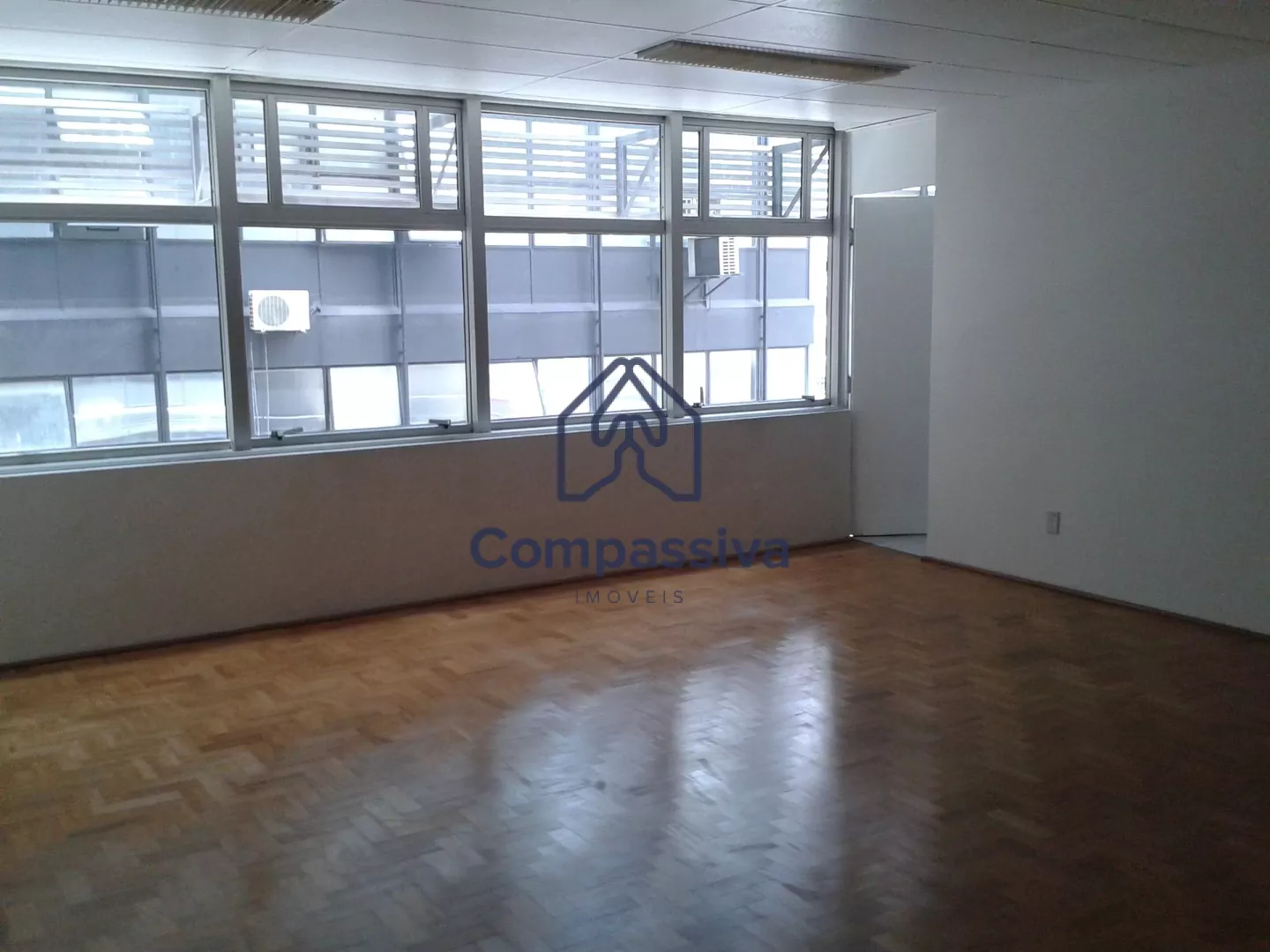 VENDE-SE Sala comercial